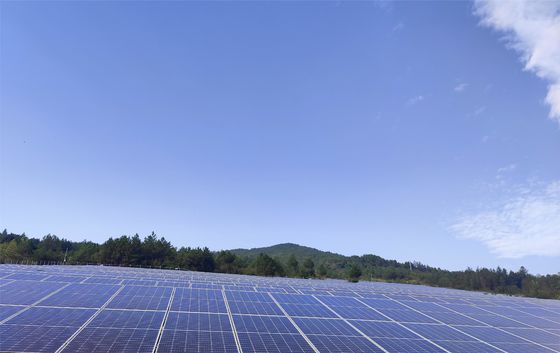 Sistemi di energia solare fuori rete per le zone montane Soluzione energetica sostenibile